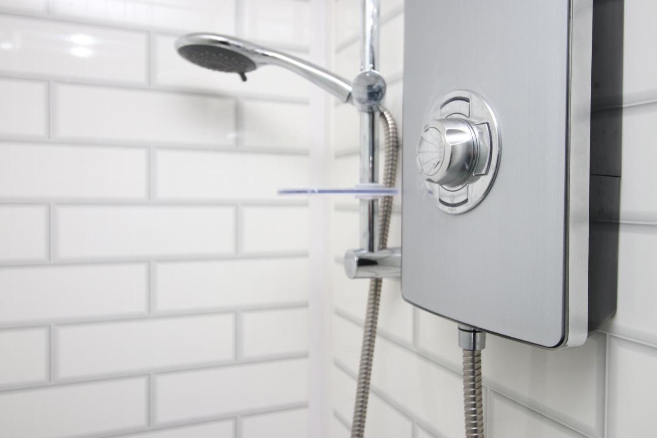 Lovely Studio Flat With Free Parking - Near To City Center 스완지 외부 사진